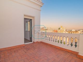 Lloguer Àtic a L´Antiga Esquerra de l´Eixample. Elegante ático reformado a estrenar con vistas a montjuïc