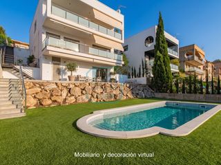 Casa  Calle delta de l'ebre. Espectacular casa totalmente reformada a estrenar con piscina