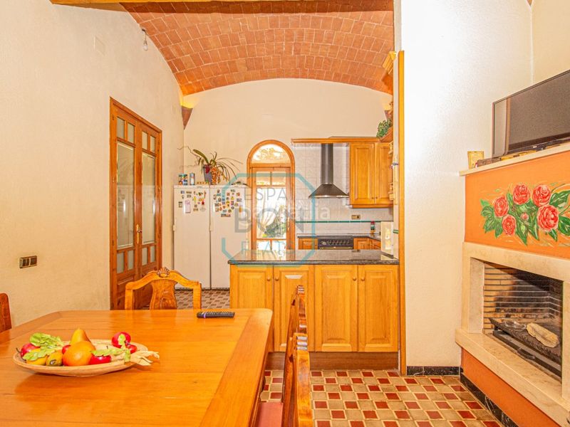Foto a30fb3e9-d39f-45b9-b164-17928ec0a548. Casa amb aparcament a Arenys de Munt