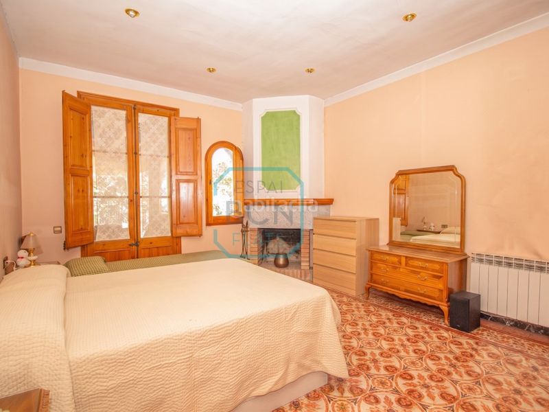 Foto b4b32250-ec43-4387-ab99-ed23284c9203. Casa amb aparcament a Arenys de Munt