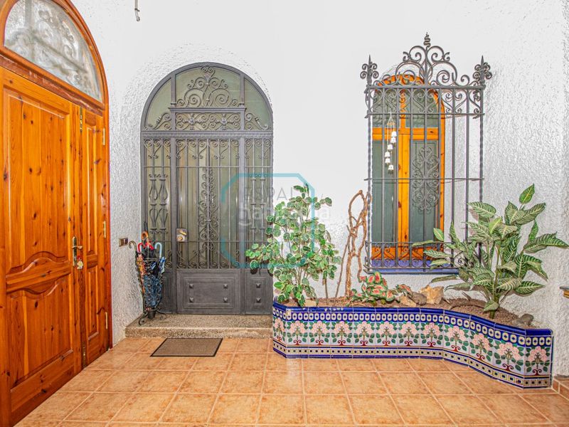 Foto c9daa37b-6c2b-4bbc-875f-256c30a53fdf. Casa amb aparcament a Arenys de Munt