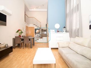 Dúplex  Calle sant narcis. Dúplex de diseño con doble altura y garaje privado en sant andre