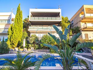 Casa  Calle delta de l'ebre. Casa de dise�o con vistas, piscina y sostenibilidad