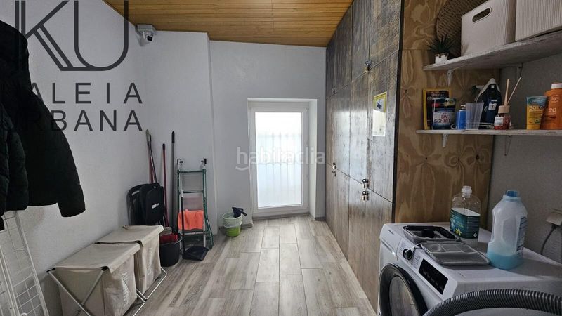 Foto 02c79374-919f-4bbc-b7f0-bbb2989a3366. Edifici a Carolinas Bajas Alicante