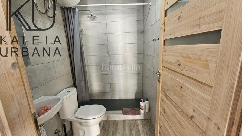 Foto 4a197b64-8709-4b76-84dd-01e8611fc193. Edifici a Carolinas Bajas Alicante