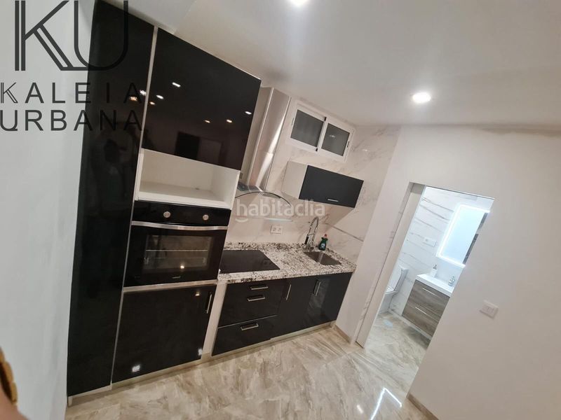 Foto 5027cadb-72ff-439e-85cb-d83631120833. Estudi amb aparcament a Goteta Alicante