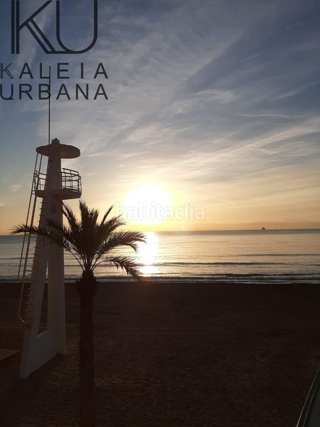 Foto b817242f-9502-4c08-b620-3aa8ba49fec9. Estudi amb aparcament a Goteta Alicante