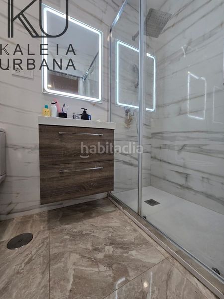 Foto c5ceb5cf-e283-4577-8d11-648f6d16a9de. Estudi amb aparcament a Goteta Alicante