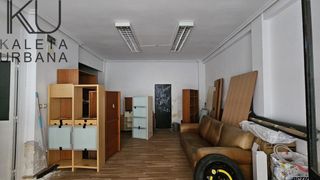 Local Comercial  Carrer sant joan bosco. Local con patio en el centro