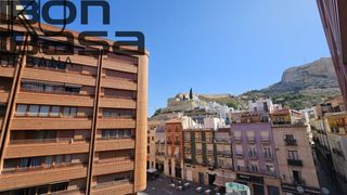 Pis en Casco Antiguo - Sta. Cruz - Ayuntamiento. Piso en la rambla