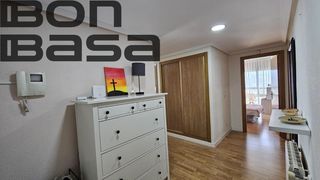 Pis en Centro. Piso en urbanizaci�n con piscina en san vicente