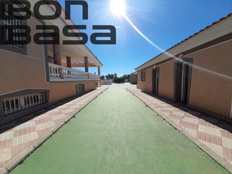 Foto 4ca72181-e29d-4be1-a493-bb31cfff02e6. Xalet amb aparcament piscina a Moralet Alicante