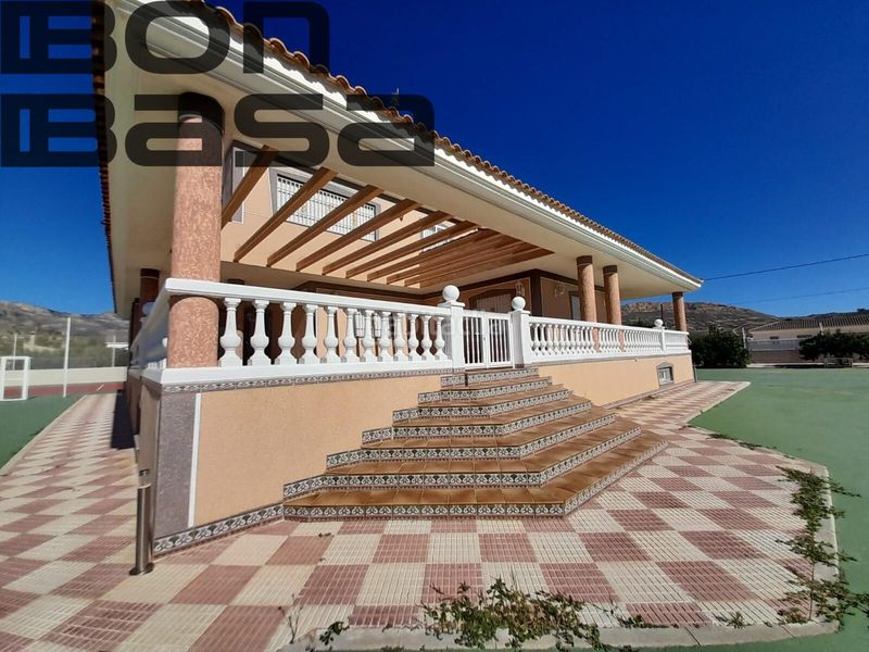 Foto be80187c-e85c-48f6-9bae-e25530d02c3d. Xalet amb aparcament piscina a Moralet Alicante
