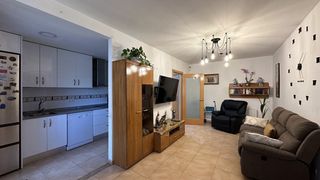 Pis a Carrer de montserrat roig 8. Piso para entrar a vivir en el centro