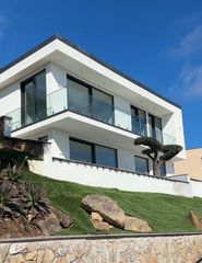 Xalet a Carrer de les orenetes 53. Chalet independiente con jardin y piscina