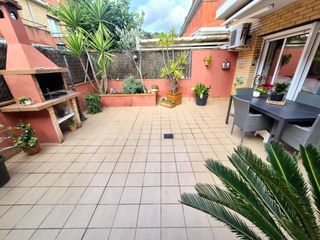 Casa adossada a Carrer de ponent 27. Casa ideal para familias: terraza, garaje y buhardilla en malgra