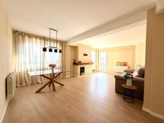 Lloguer Pis a Plaça dels Patins. Elegancia y amplitud en una vivienda única en el centro de palma