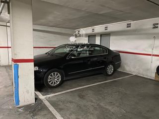Parking coche  Constitución. Garajes en venta con trasteros