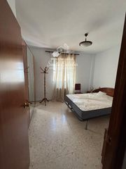 Pis a Centro. Gran piso en venta en sindicales con garaje y trastero