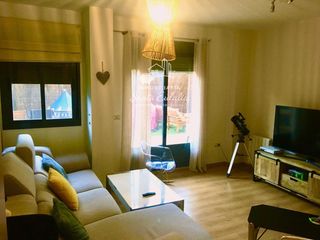 Flat in Este. Pisazo en venta con piscina, pádel y zonas infantiles