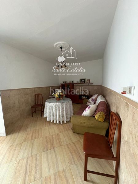 Foto 45ef9206-9b62-4a8f-a854-b5a0f132d0fd. Casa adossada a Calamonte