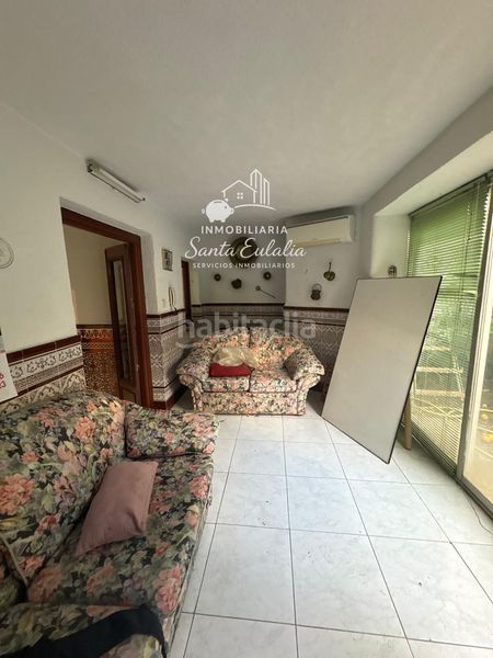 Foto 5da3d181-fdcd-4e1c-bc11-54f42a9f2656. Casa amb calefacció a Centro Mérida