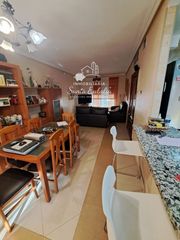 Semi detached house in Norte. Gran adosado en venta en zona norte