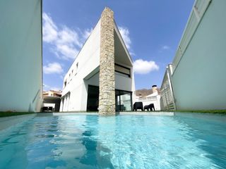 Xalet  Calle dinamarca 9. Chalet independiente con piscina en la mosnina, callosa de segur
