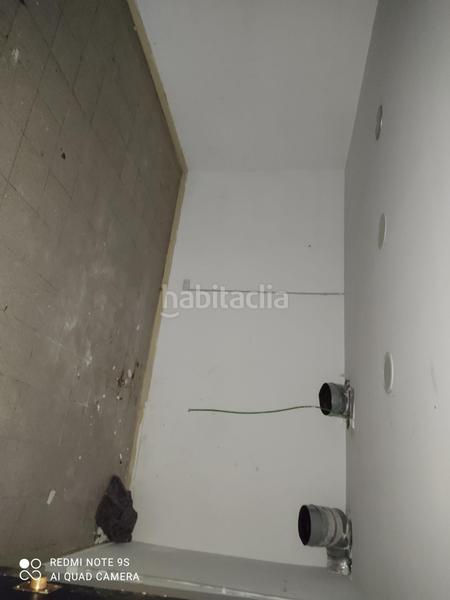 Foto ae380400-f148-4633-a920-1142eef306b8. Lloguer local comercial a carrer de cervantes 30 a Rubí