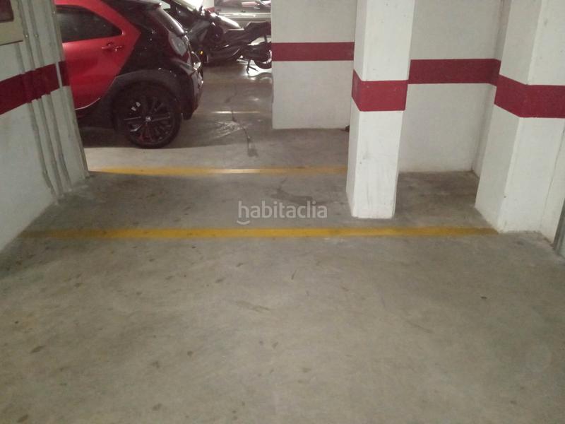 Foto 6206a101-15f3-4485-ae2c-22dd40f7713f. Motorradparkplatz in carrer de duran i bas 7 in Progrés Rubí