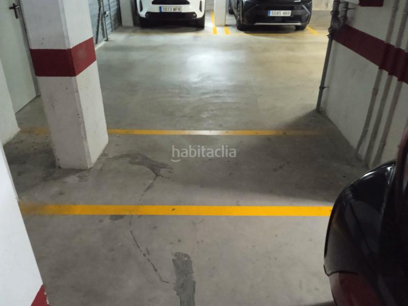 Foto 7aad6079-78f6-4019-9e8e-57a079a5514e. Motorradparkplatz in carrer de duran i bas 7 in Progrés Rubí