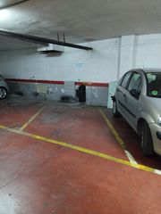 Lloguer Aparcament cotxe a Carrer de magí ramentol 21. Plaza en alquiler zona mercado