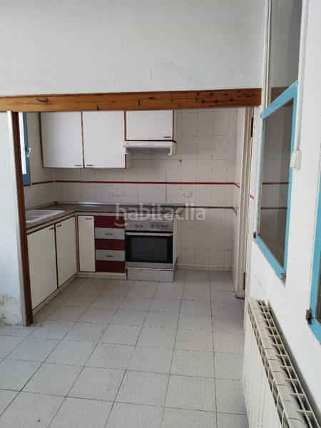 Foto 5fdbe538-574a-4b79-9b39-5eba1dadb5c0. Casa adossada amb xemeneia calefacció a Centre Rubí