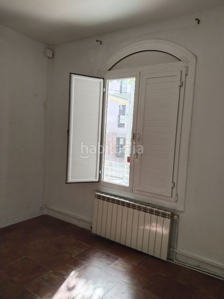 Foto a86fc7b7-6583-498d-aa1b-e48c1ab557d4. Casa adossada amb xemeneia calefacció a Centre Rubí