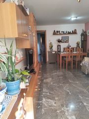 Piso en Carrer de la mare de déu de lourdes 60. Piso en venta en can oriol