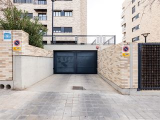 Autoparkplatz  Calle padre arrupe. Exclusivas plazas de garaje en urbanizaci�n pinar del mar, calle