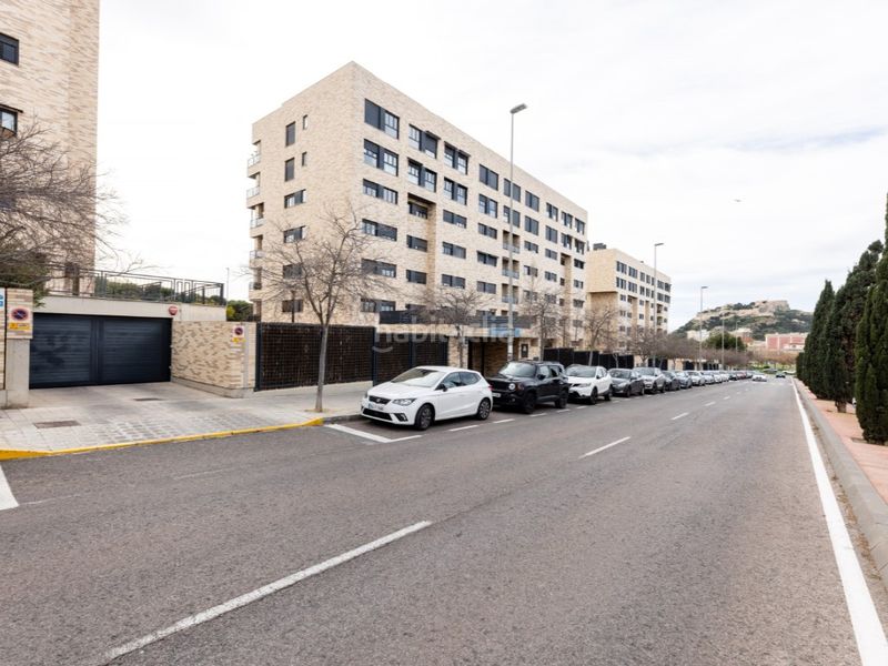Foto 9cb4a416-a446-4c6b-813d-95bb32f382bc. Aparcament cotxe a Goteta Alicante