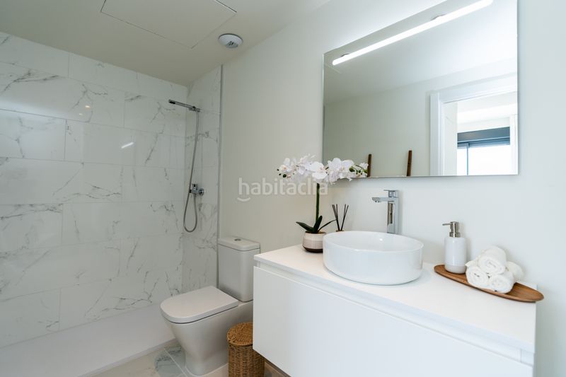 Foto 9a4d42a9-7f1a-48f6-93cf-1a3b0f7e171d. Pis amb aparcament piscina a Zona Centro Comercial Torrequebrada Benalmádena