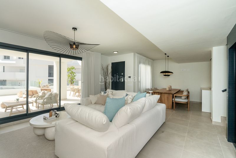 Foto cc380bb4-ca53-4c52-bb9f-9c142911a2d2. Pis amb aparcament piscina a Zona Centro Comercial Torrequebrada Benalmádena