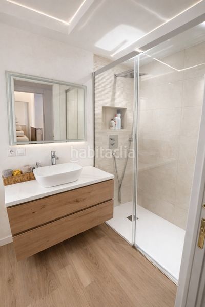 Foto 9deeae37-5c93-4d55-8fa1-92c532f03d23. Pis amb aparcament piscina a Zona Centro Comercial Torrequebrada Benalmádena