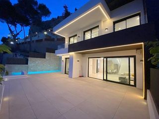 Attico in Playa Poniente. Primera línea de playa en benidorm y con piscina privada!!!