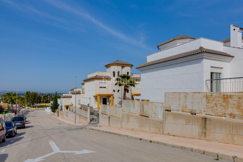 Foto 187a5fb1-5303-4dc4-9562-061334dbb313. Casa aparellada amb aparcament piscina a San Fulgencio