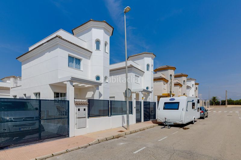 Foto 517a6a74-a1f2-418e-82f8-50a1816ff29a. Casa aparellada amb aparcament piscina a San Fulgencio