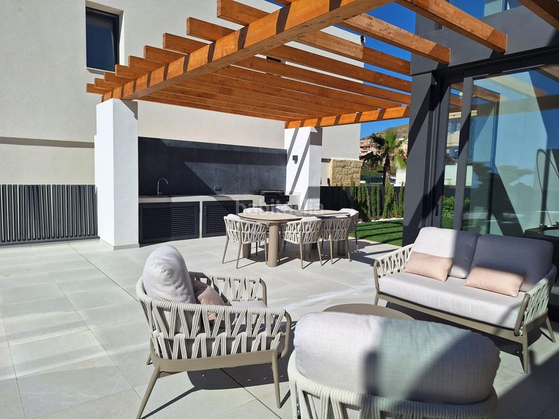 Foto f067db68-d8dd-4374-9e68-1dd6b46be3c7. Xalet amb aparcament piscina a Golf Bahía Finestrat