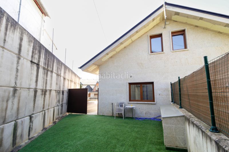 Foto 4a12187c-3d3e-4fde-b3a1-9ffd0ef9c658. Casa aparellada a avenida pablo vi 1 a Rúa (A)