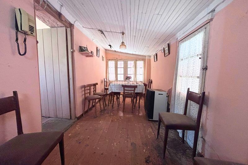 Foto c8221e98-815b-4a60-839e-232d4b80edbd. Casa a Petín