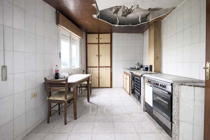 Foto d27889e1-065f-41a1-8693-331911cb2793. Casa a Vilamartín de Valdeorras