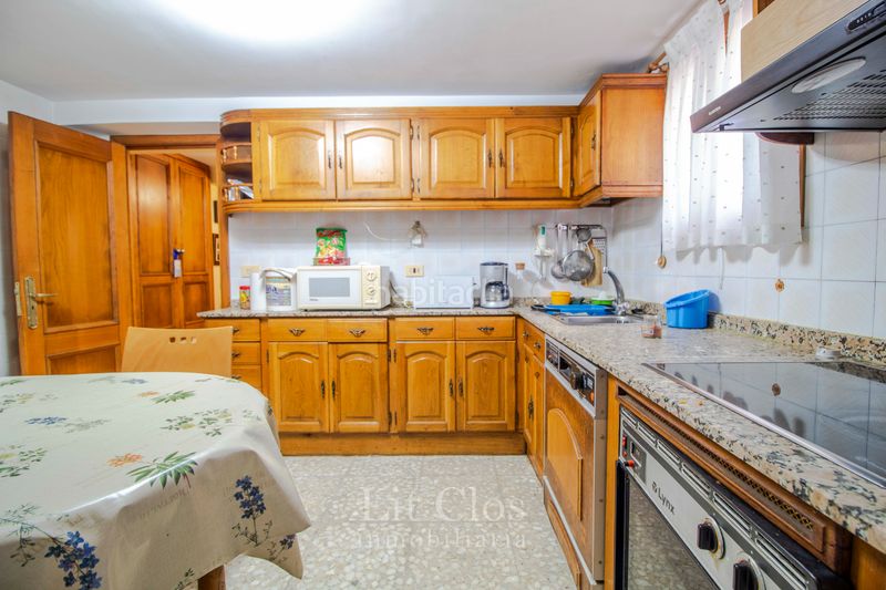 Foto 6e483fff-f448-4928-a165-0c5ce3b0bd99. Chalet casa con gran jardín, bodega de piedra y parte edificable en Rúa (A)