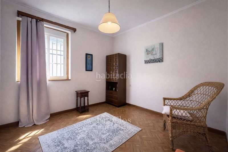 Foto b7a14811-f83a-4db7-ba3e-d86c70449bc1. Chalet casa con gran jardín, bodega de piedra y parte edificable en Rúa (A)