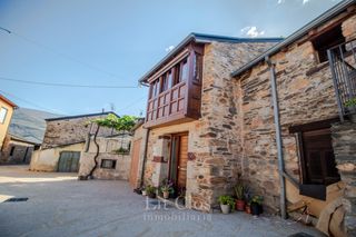Casa a schiera  Rúa da proba 35. Casa tradicional de piedra reformada, lista para entrar a vivir,